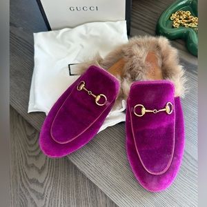 GUCCI
Velvet Fur Womens Princetown
Slippers Sz 38 Fucsia Violet
